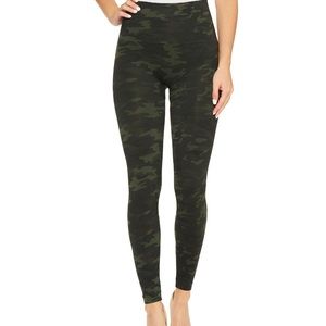 Spanx women’s look at me now seamless leggings camo green size small